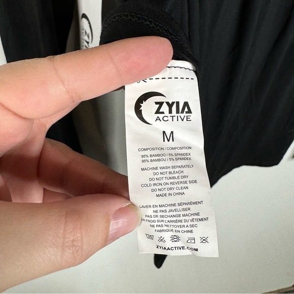 Zyia Active NWT Black Heavenly Long Sleeve Tee Size Medium - Picture 5 of 5